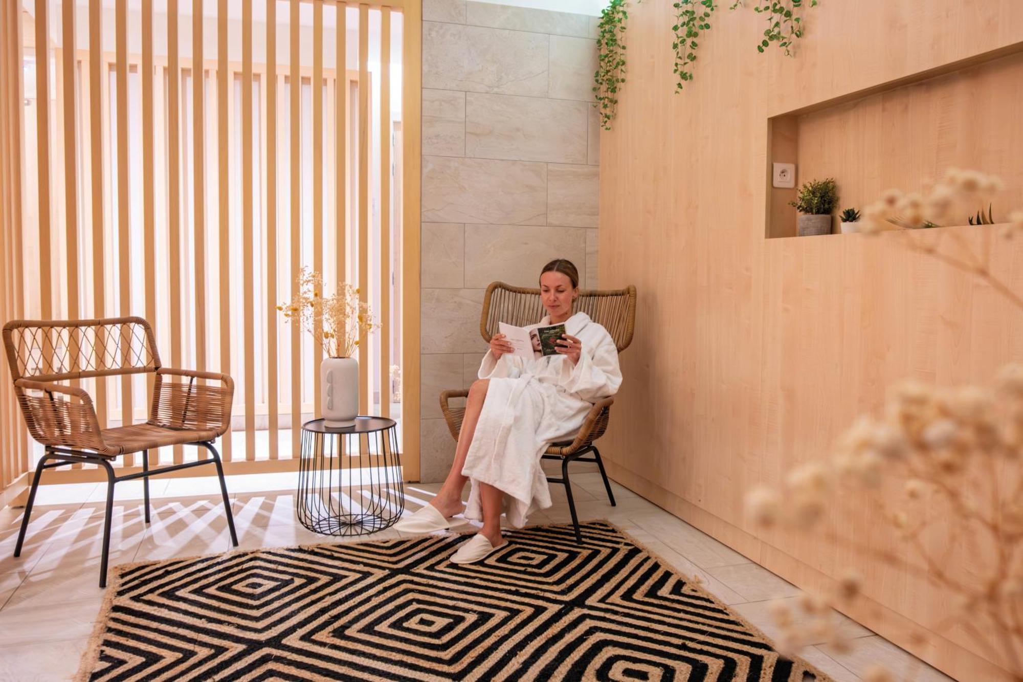 Hotel Helios & Spa - Ile Des Embiez Six-Fours-les-Plages Eksteriør billede